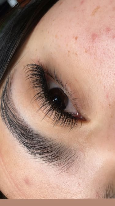 Técnica Mega Volumen de extensiones de pestañas